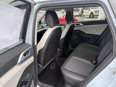 2027 Volkswagen Taos SE 4MOTION
