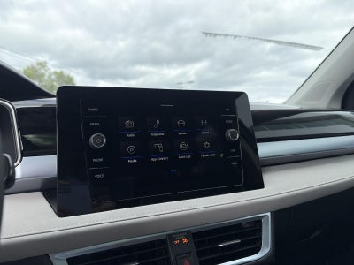 2027 Volkswagen Taos SE 4MOTION