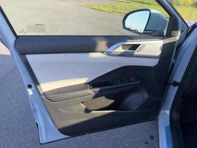 2027 Volkswagen Taos SE 4MOTION