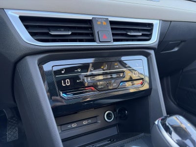 2027 Volkswagen Taos SE 4MOTION