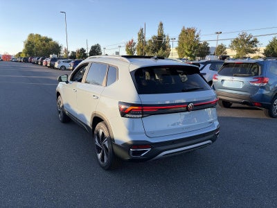 2027 Volkswagen Taos SE 4MOTION