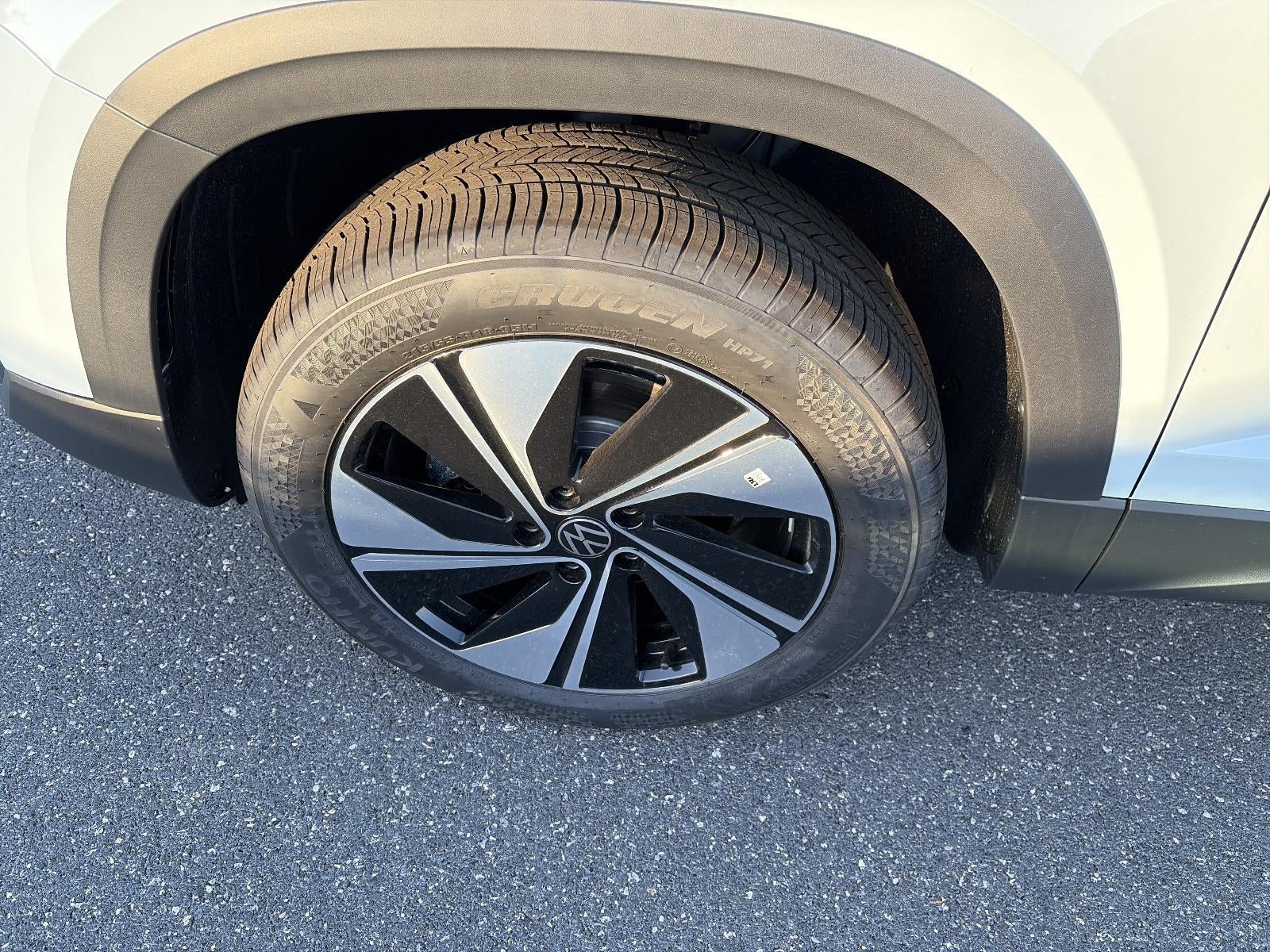 2027 Volkswagen Taos SE 4MOTION