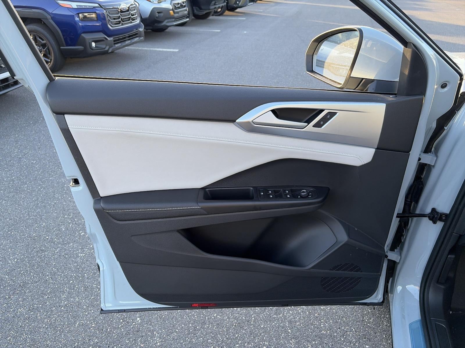 2027 Volkswagen Taos SE 4MOTION