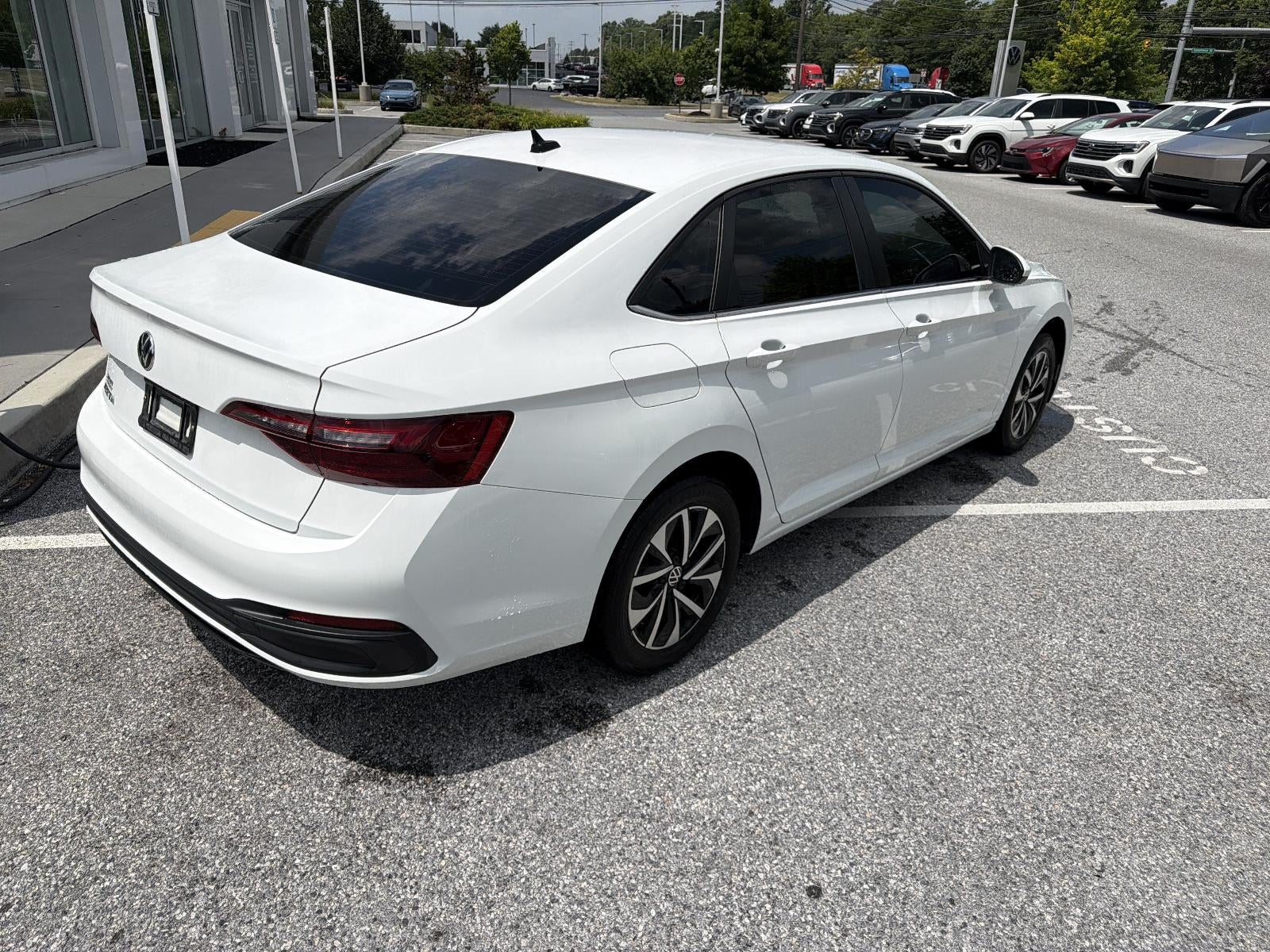 2024 Volkswagen Jetta S Auto