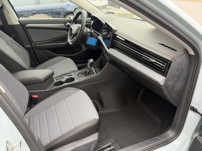 2026 Volkswagen Jetta SE Auto