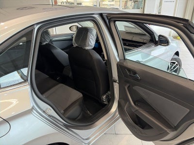2026 Volkswagen Jetta SE Auto