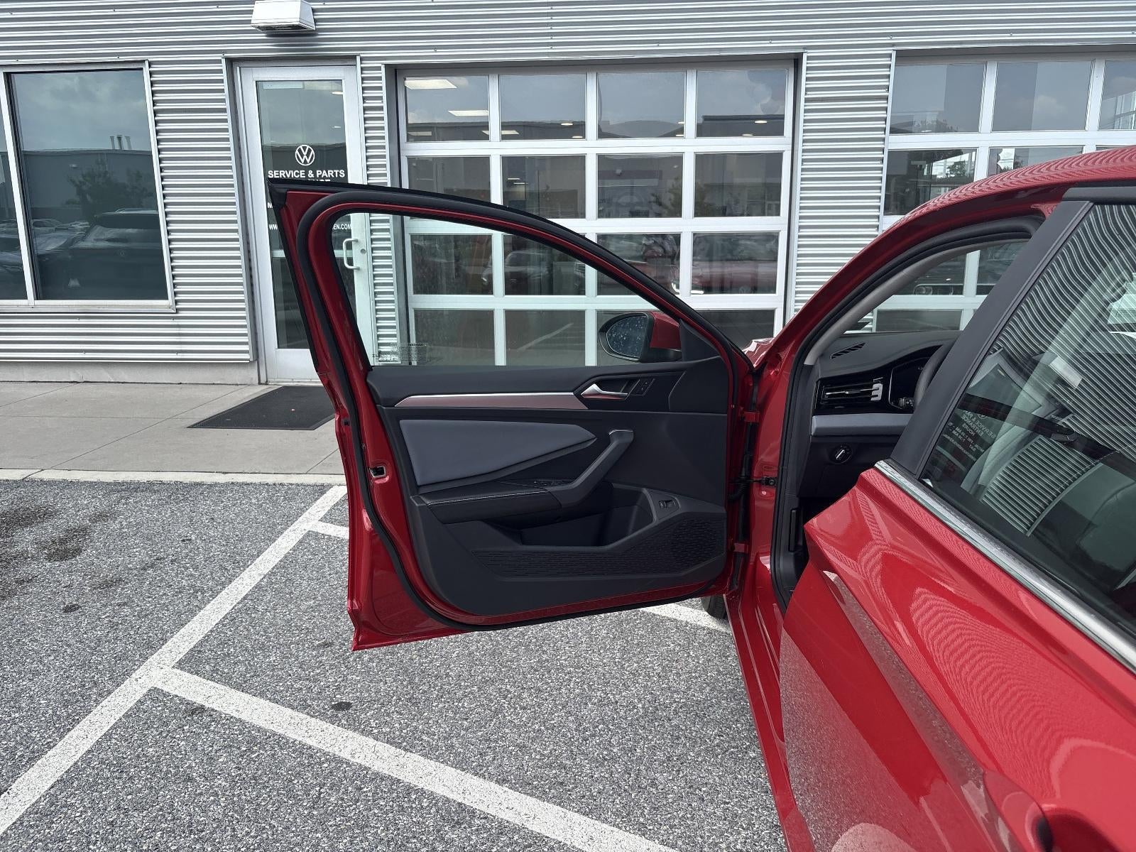 2025 Volkswagen Jetta SE Auto