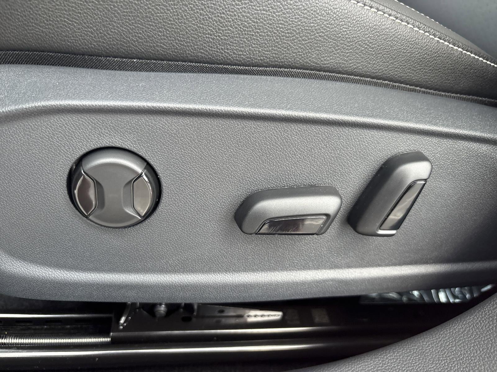 2025 Volkswagen Jetta SE Auto