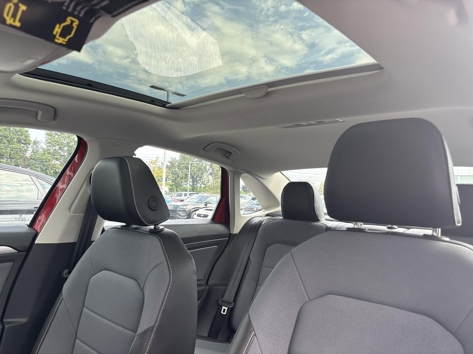 2025 Volkswagen Jetta SE Auto