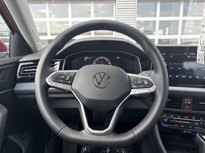 2025 Volkswagen Jetta SE Auto