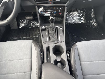 2025 Volkswagen Jetta SE Auto