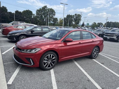 2025 Volkswagen Jetta SE Auto