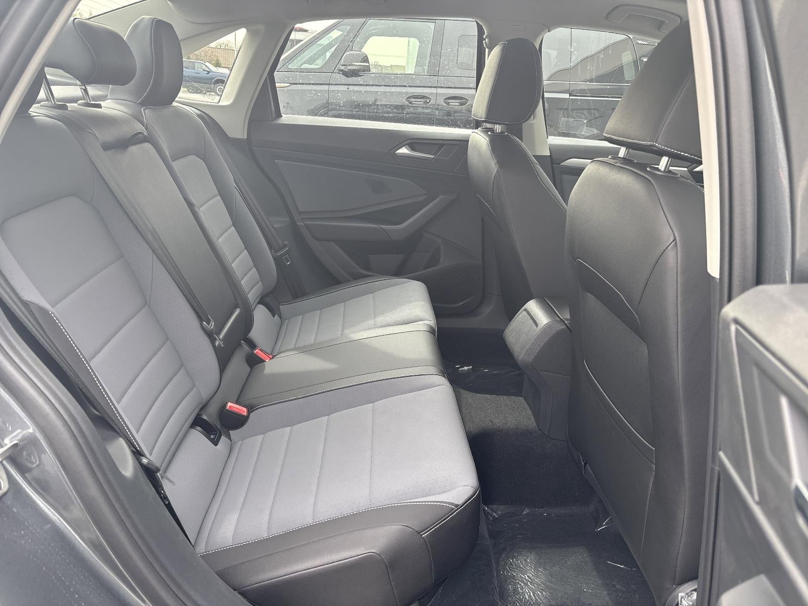 2025 Volkswagen Jetta SE Auto