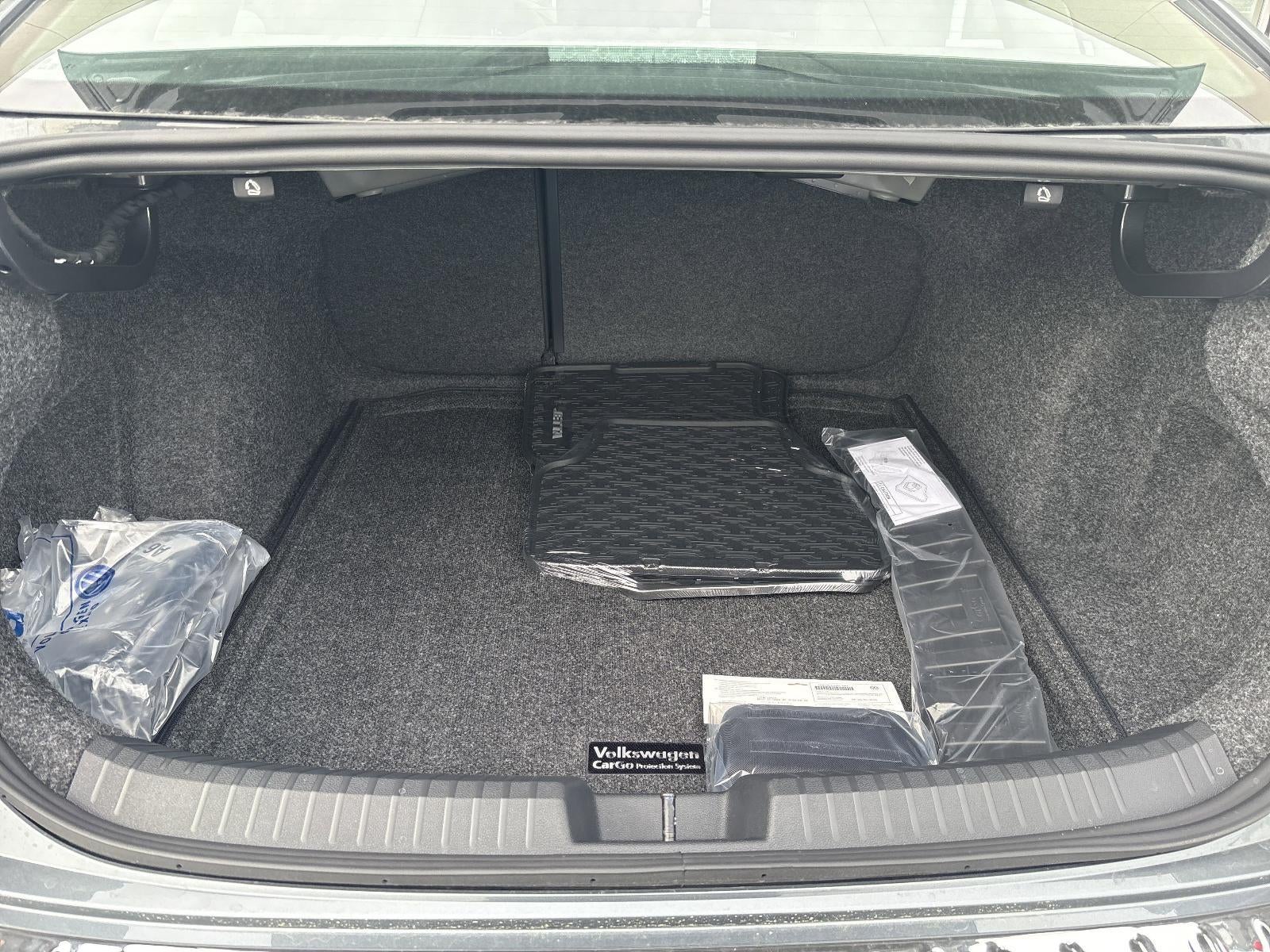 2025 Volkswagen Jetta SE Auto