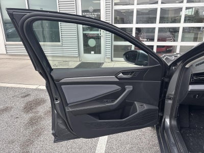 2025 Volkswagen Jetta SE Auto