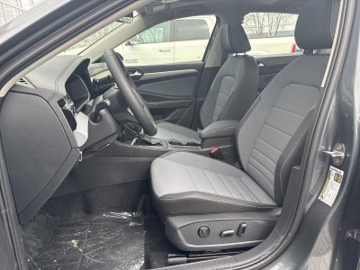 2025 Volkswagen Jetta SE Auto