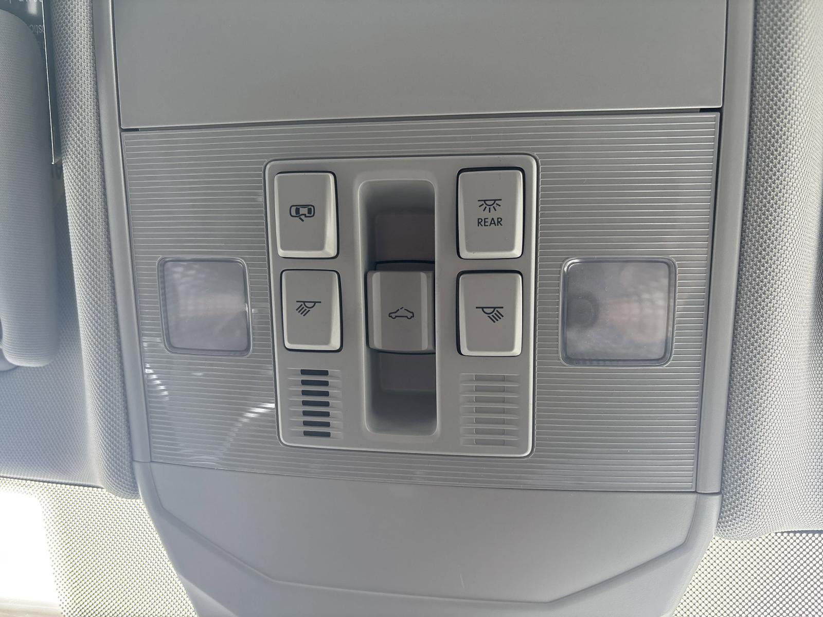 2025 Volkswagen Jetta SE Auto