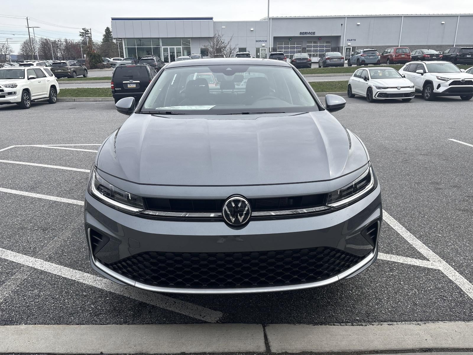 2025 Volkswagen Jetta SE Auto