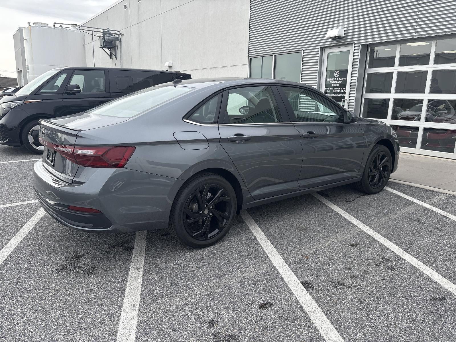2025 Volkswagen Jetta SE Auto