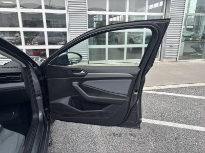 2025 Volkswagen Jetta SE Auto
