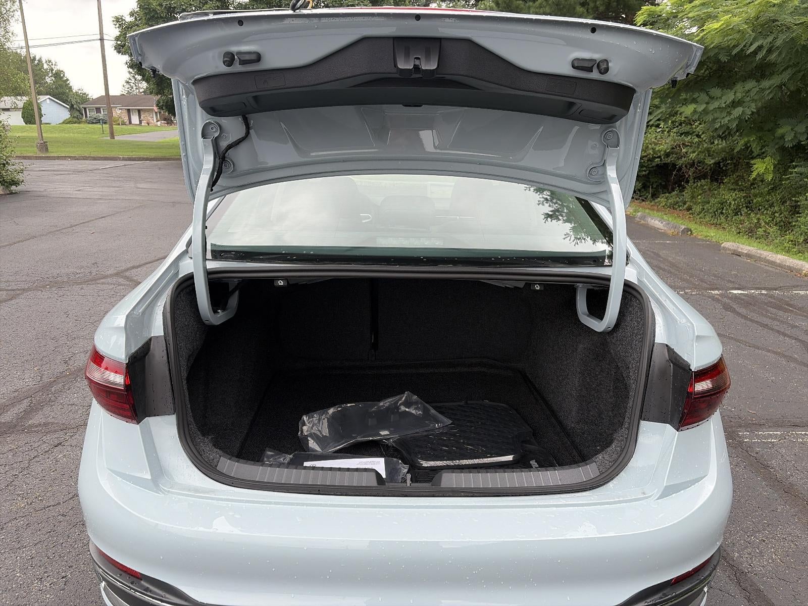 2026 Volkswagen Jetta SEL Auto