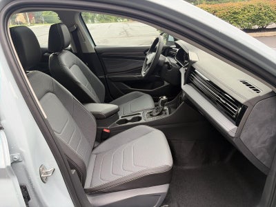2026 Volkswagen Jetta SEL Auto