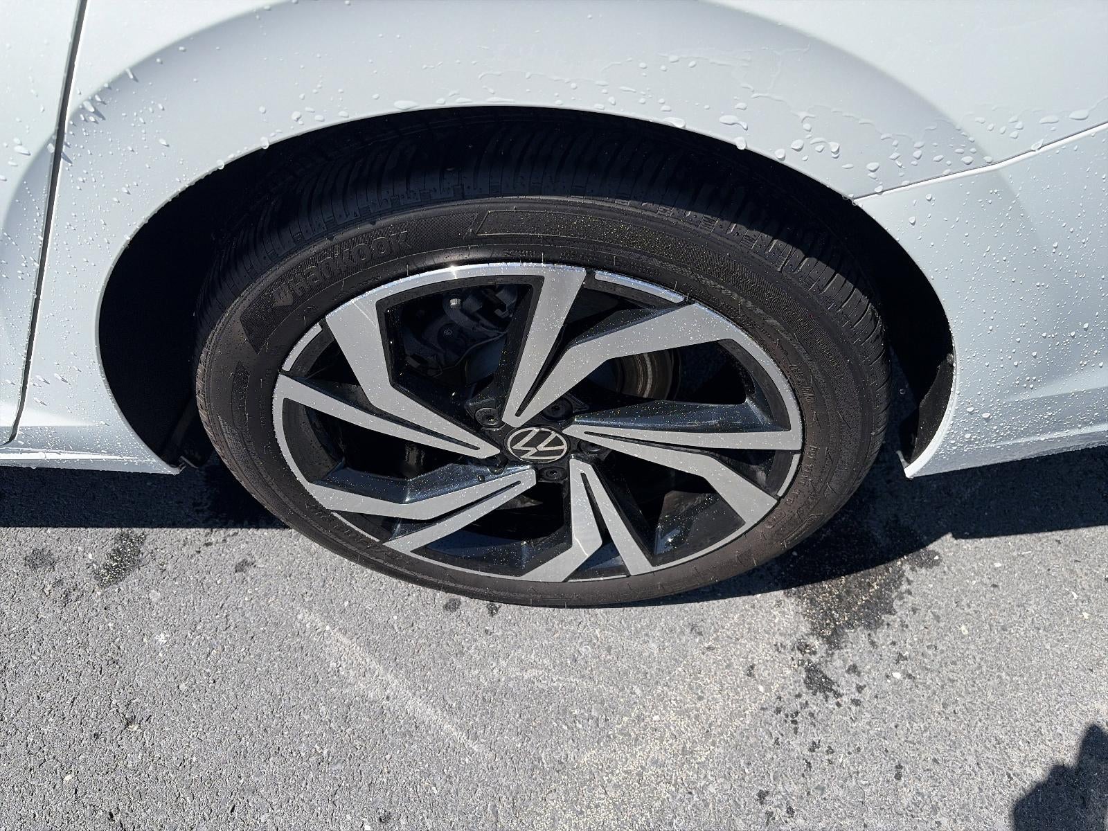 2025 Volkswagen Jetta SEL Auto