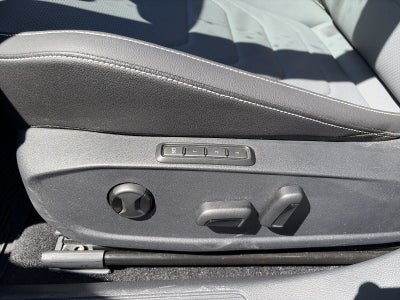 2025 Volkswagen Jetta SEL Auto