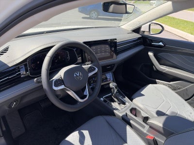 2025 Volkswagen Jetta SEL Auto