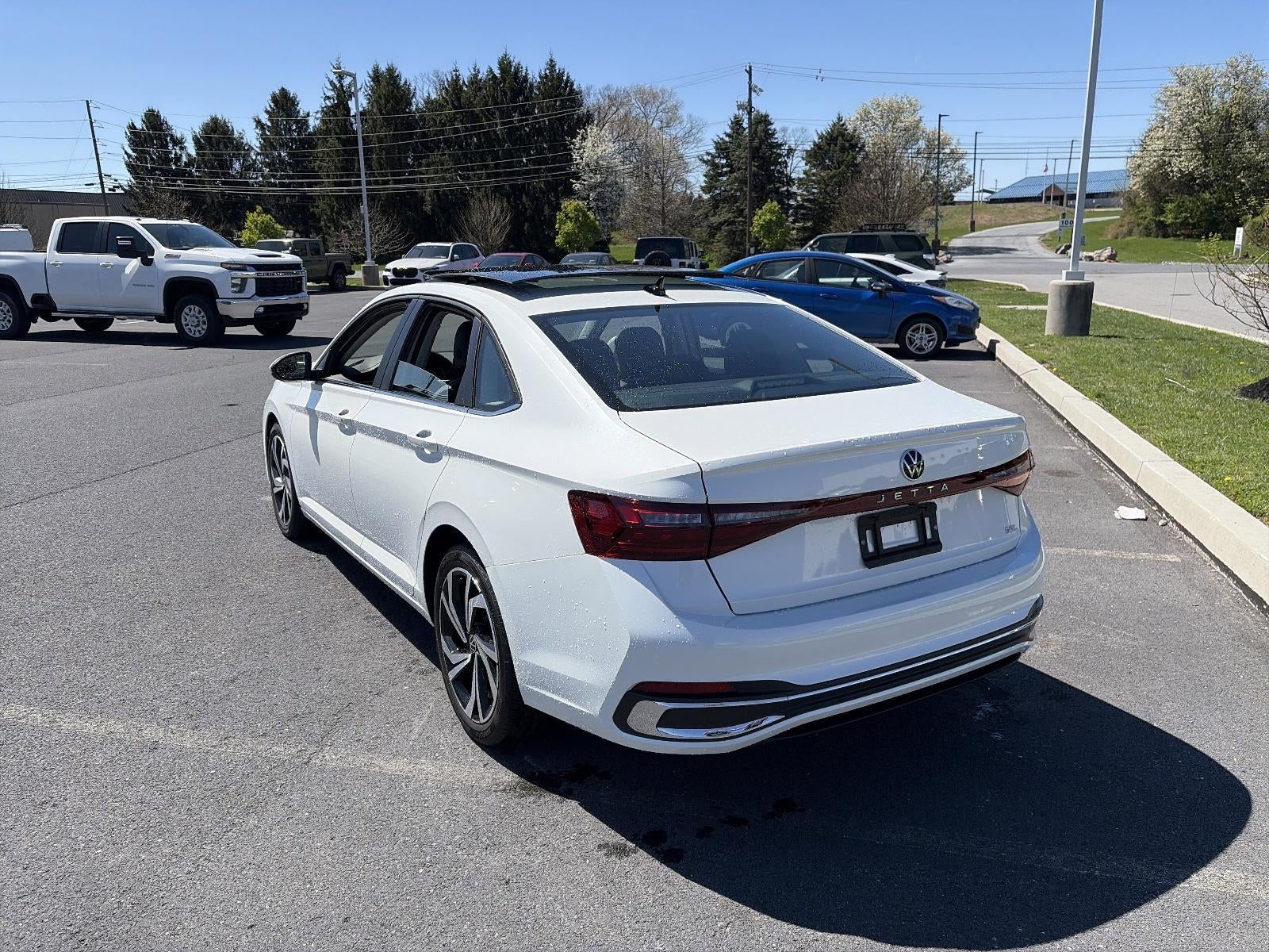 2025 Volkswagen Jetta SEL Auto