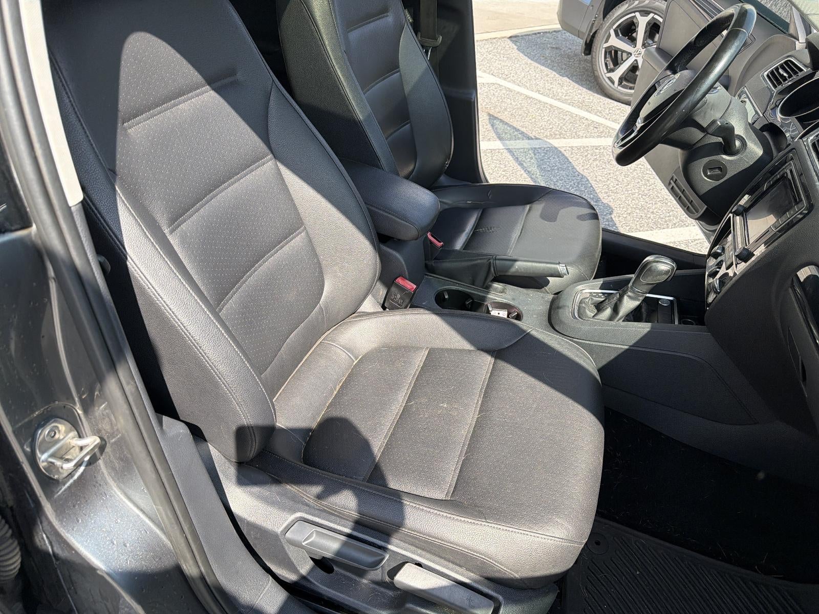 2016 Volkswagen Jetta 4dr Auto 1.8T SEL PZEV Sedan