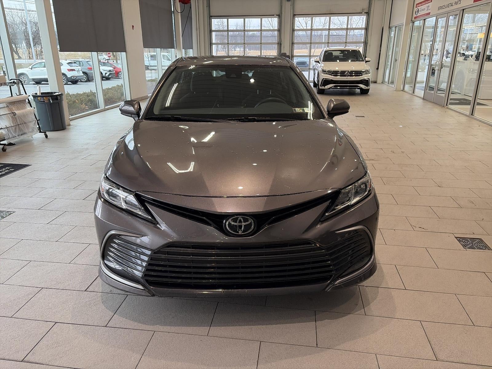 2023 Toyota Camry LE Auto (SE)