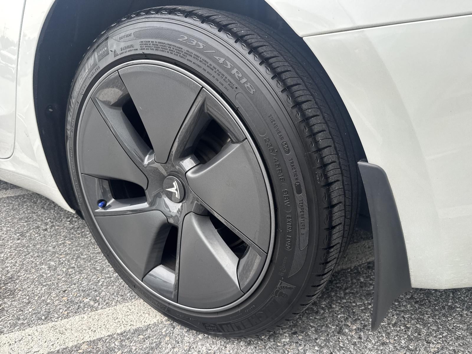 2023 Tesla Model 3 RWD