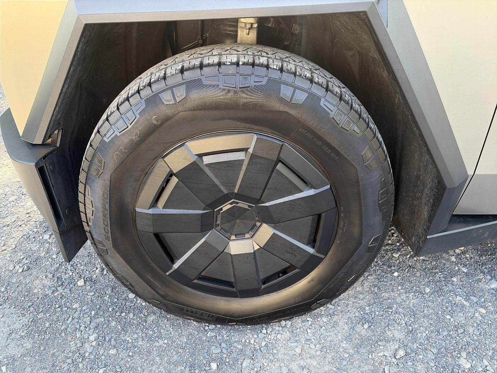 2024 Tesla Cybertruck AWD
