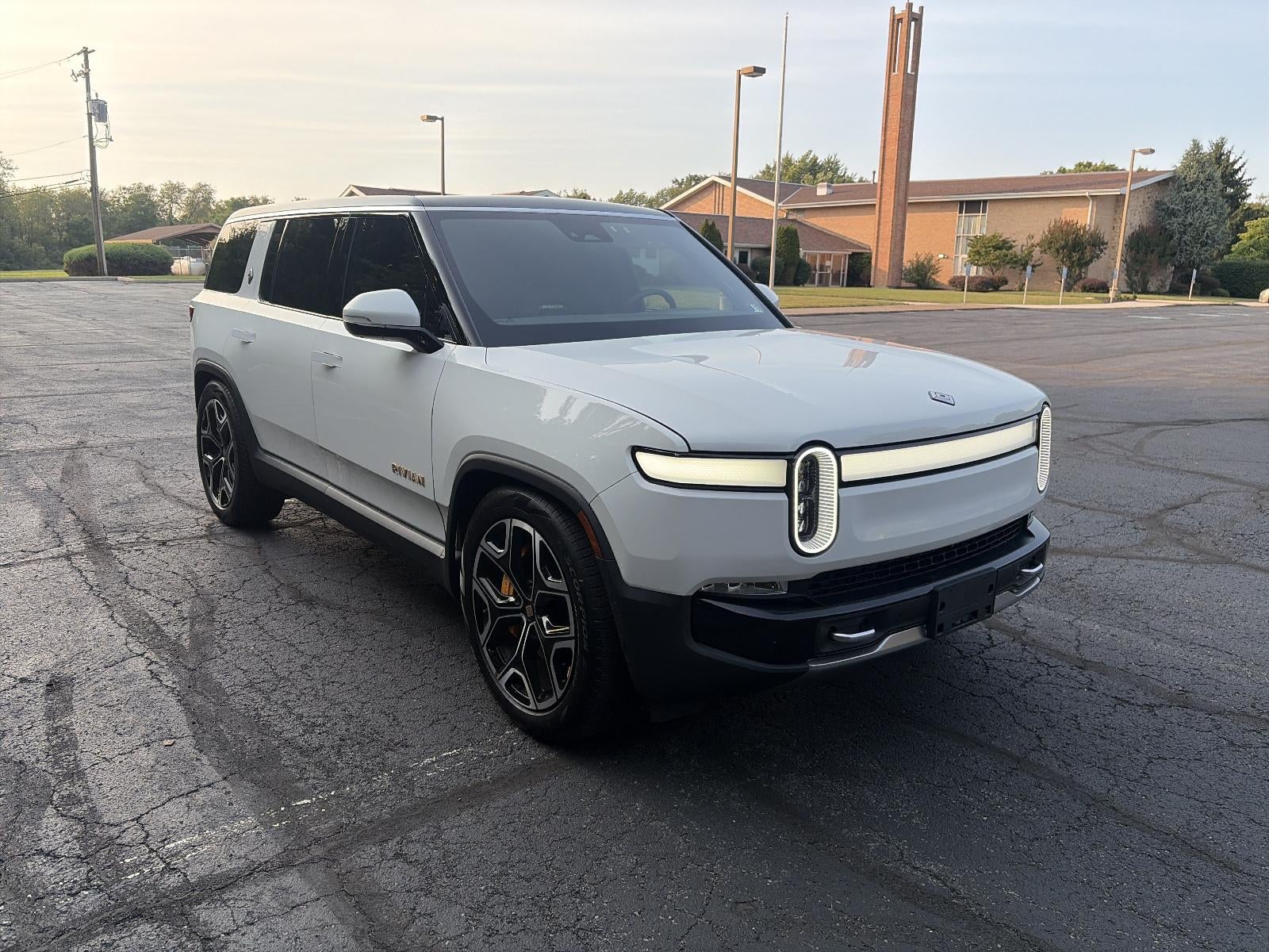 2022 Rivian R1S Launch Edition AWD