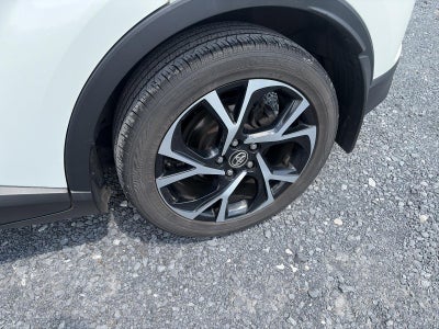 2018 Toyota C-HR XLE Premium FWD (Natl)