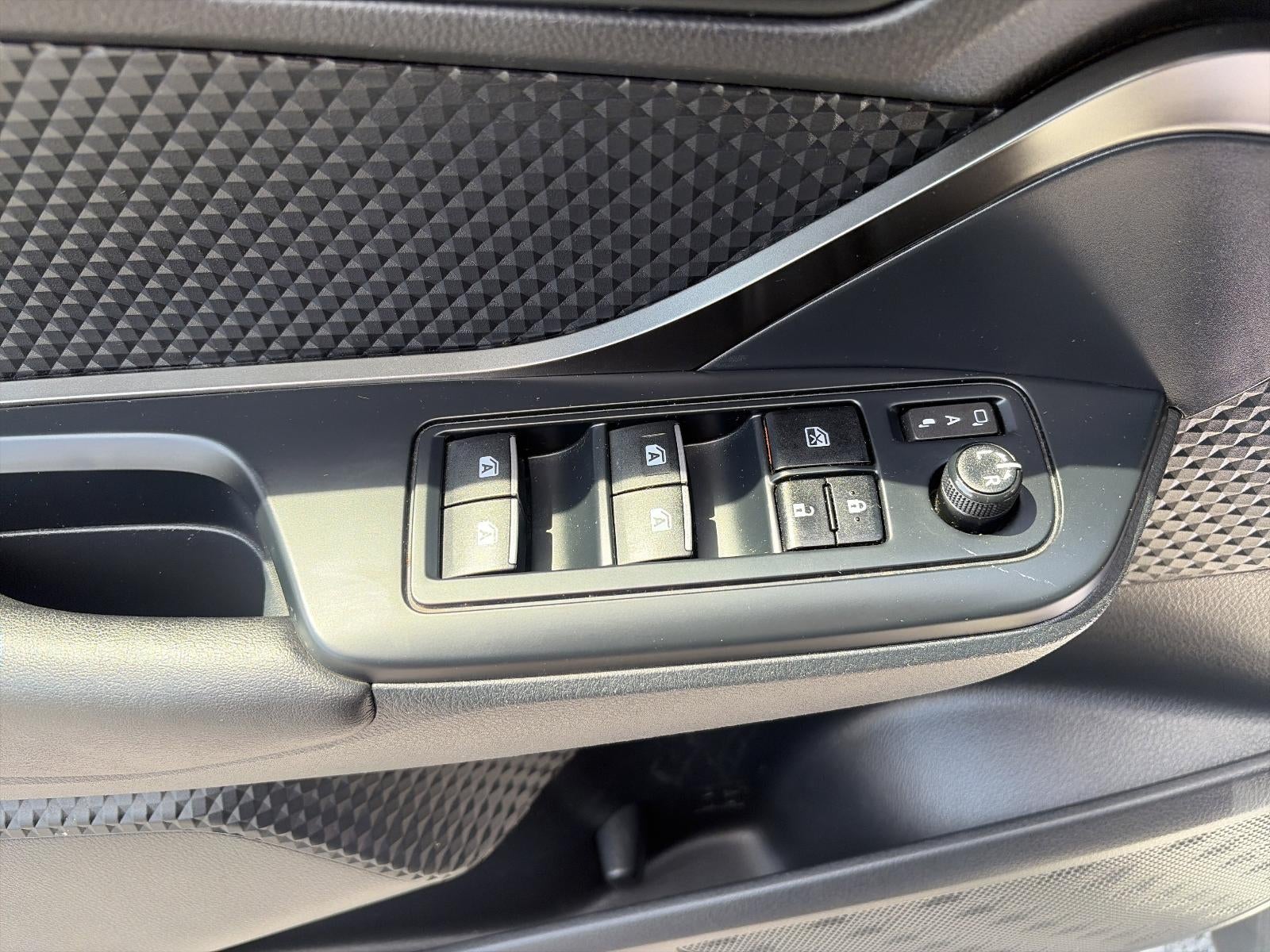 2018 Toyota C-HR XLE Premium FWD (Natl)