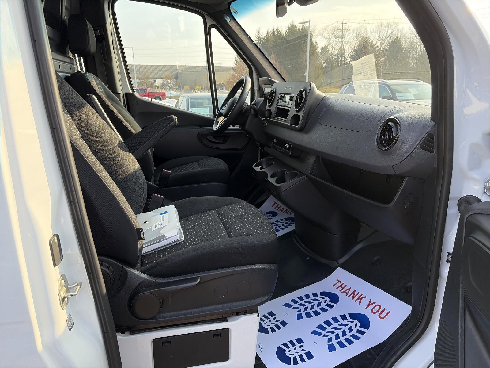 2021 Mercedes-Benz Sprinter Cargo Van 1500 Standard Roof I4 144" RWD