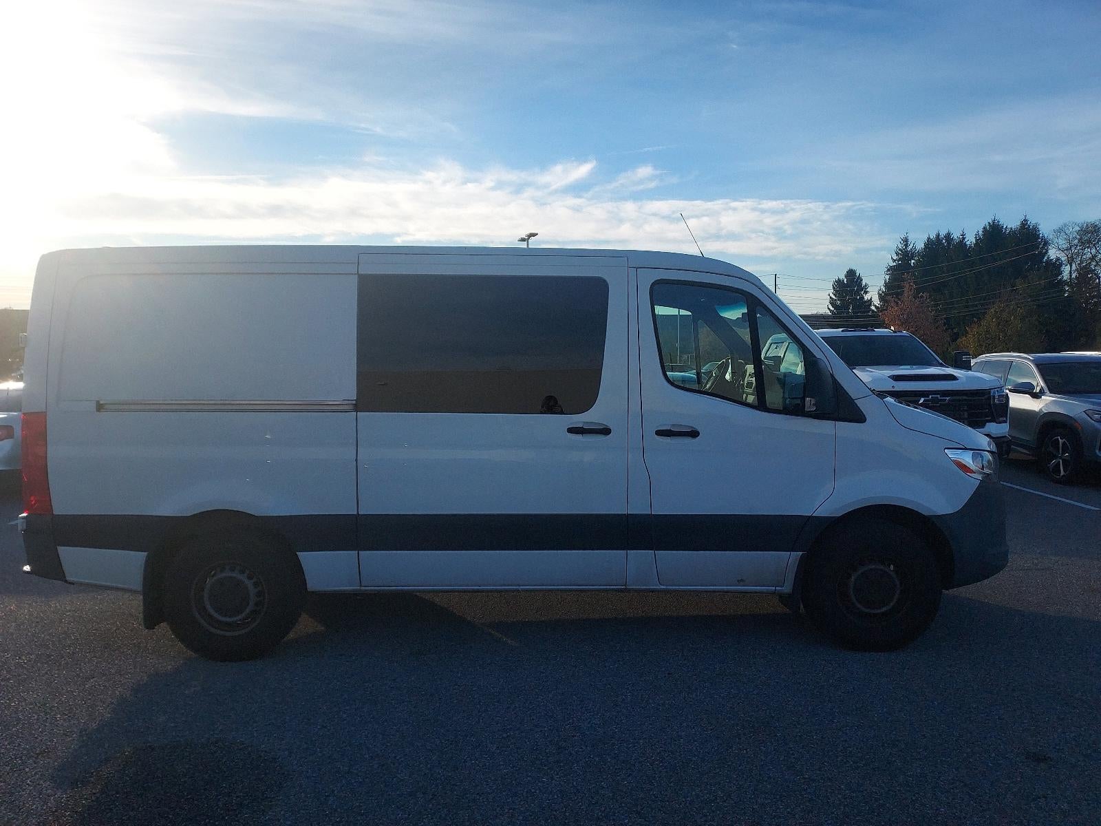 2021 Mercedes-Benz Sprinter Cargo Van 1500 Standard Roof I4 144" RWD