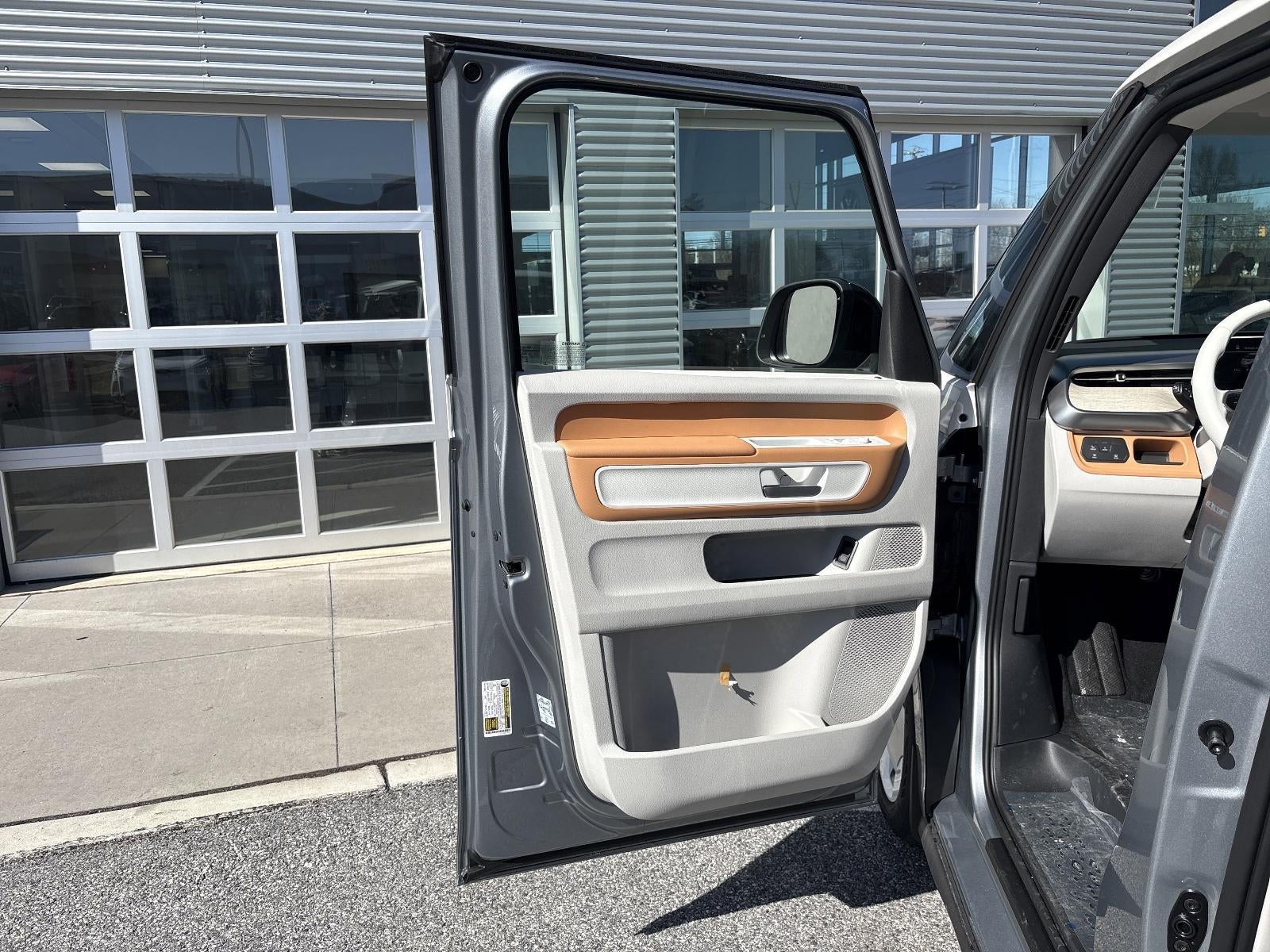 2025 Volkswagen ID. Buzz 1st Edition 4MOTION w/Two-Tone