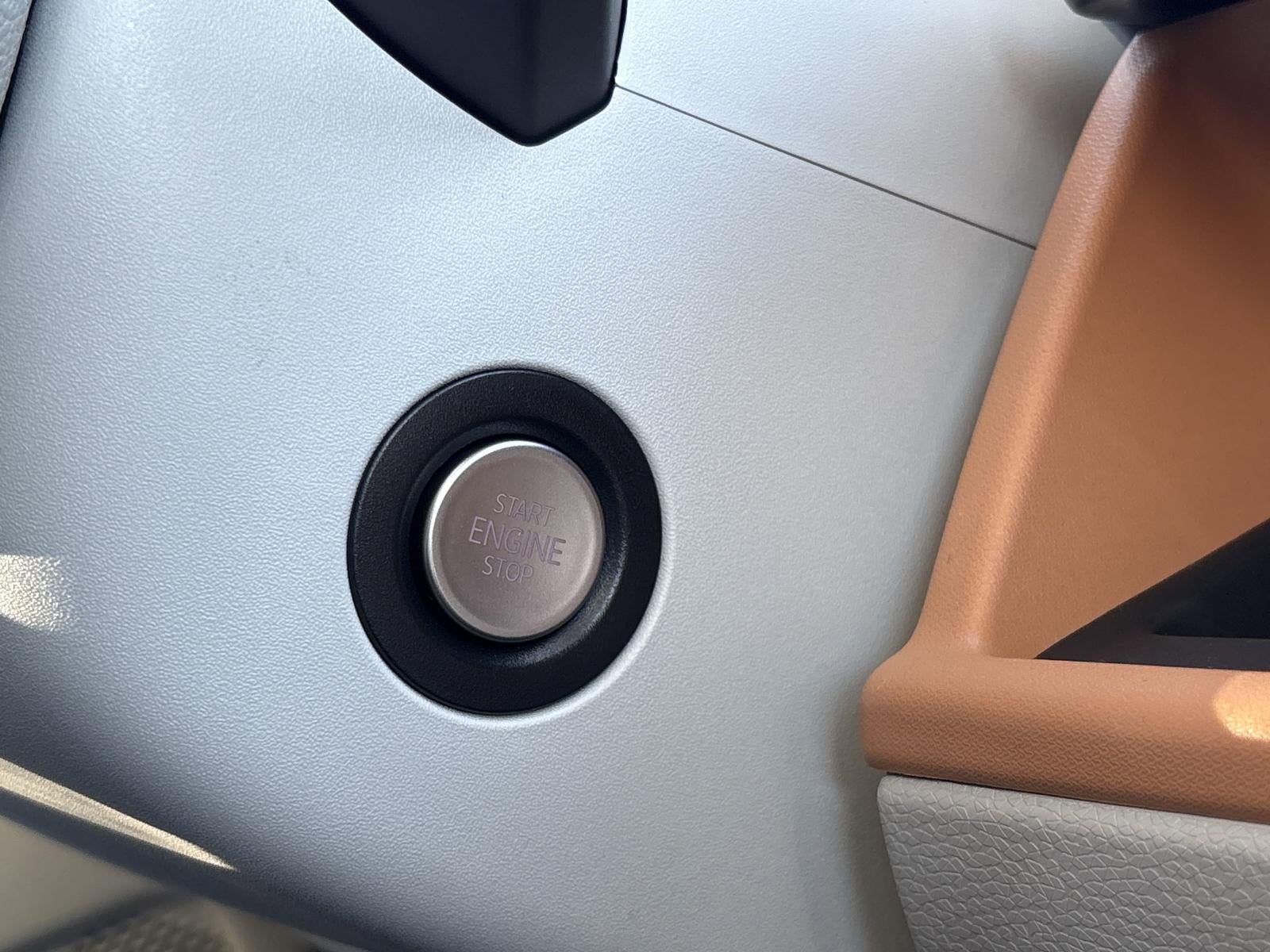 2025 Volkswagen ID. Buzz 1st Edition 4MOTION w/Two-Tone