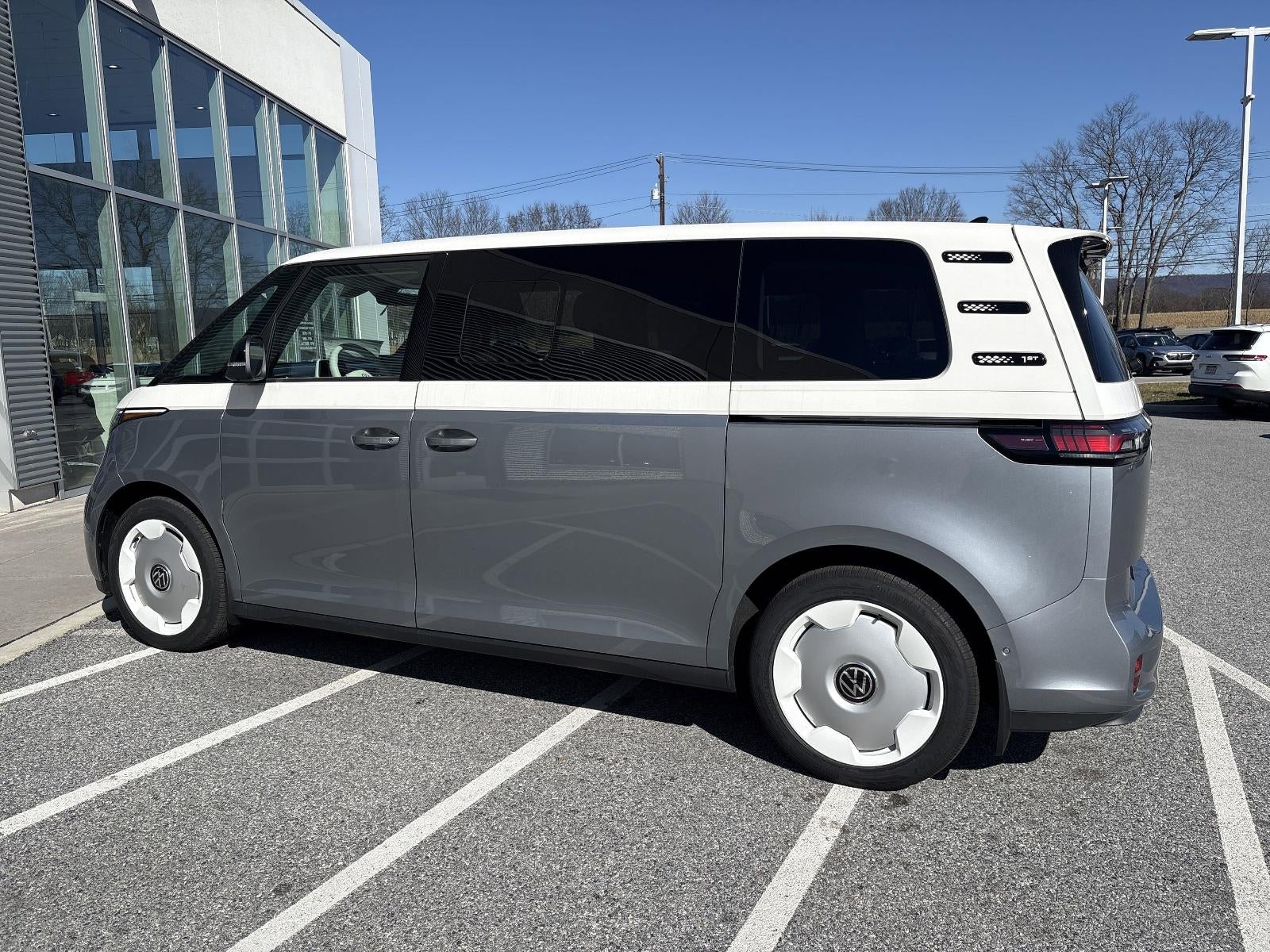 2025 Volkswagen ID. Buzz 1st Edition 4MOTION w/Two-Tone