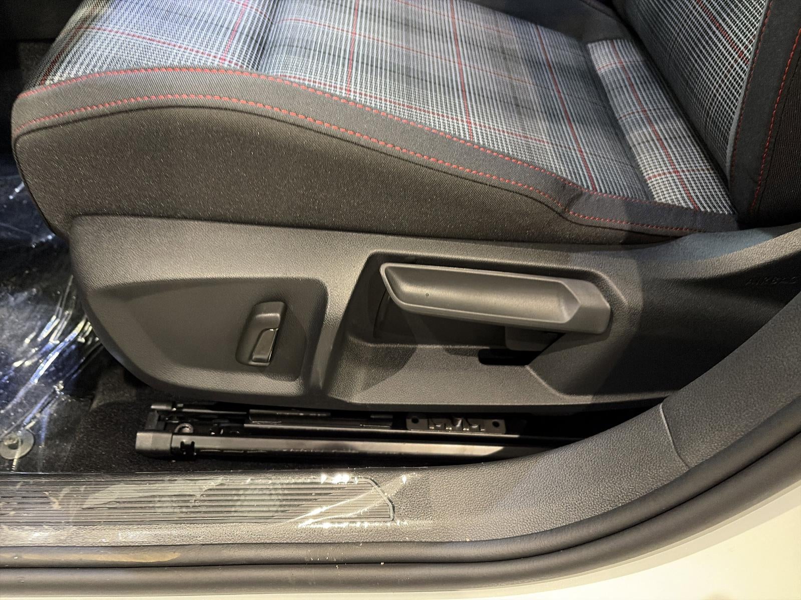 2026 Volkswagen Golf GTI 2.0T S DSG