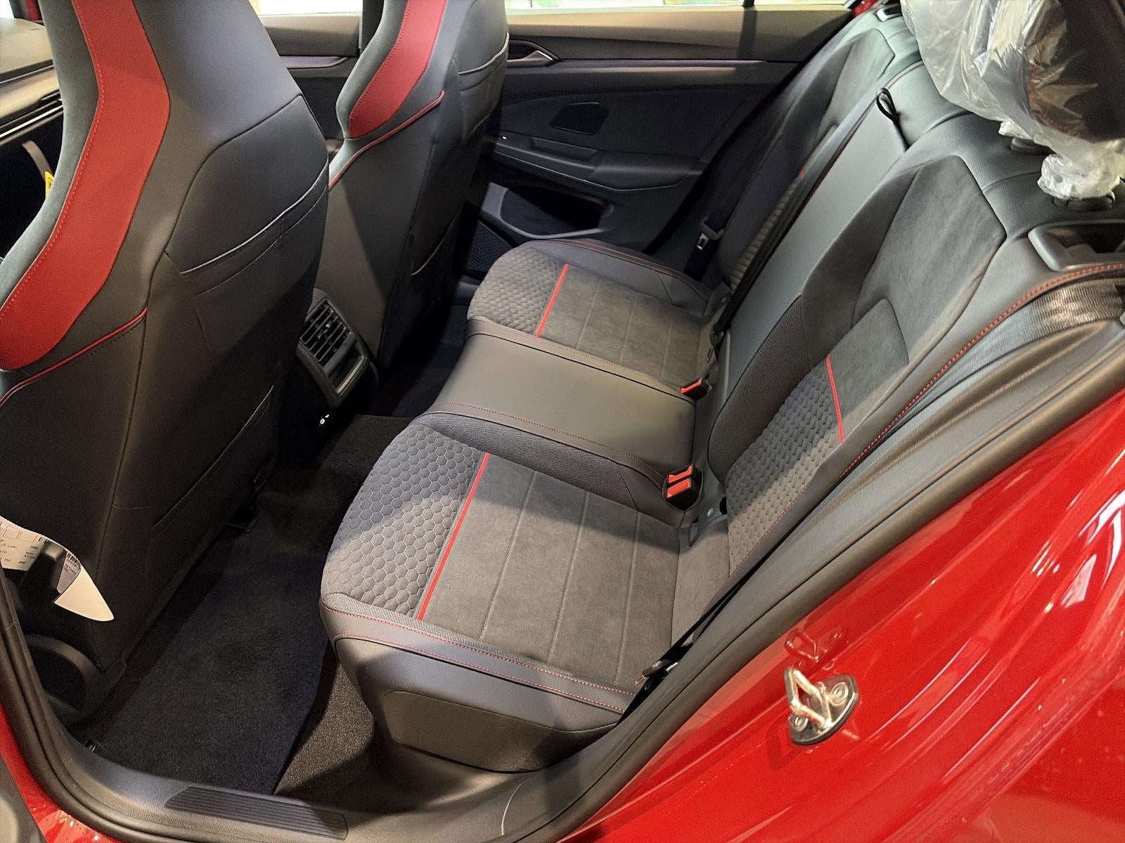 2026 Volkswagen Golf GTI 2.0T SE DSG