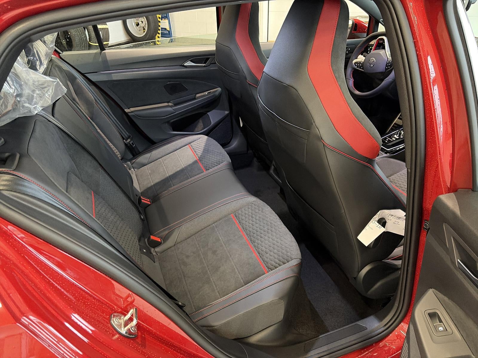 2026 Volkswagen Golf GTI 2.0T SE DSG