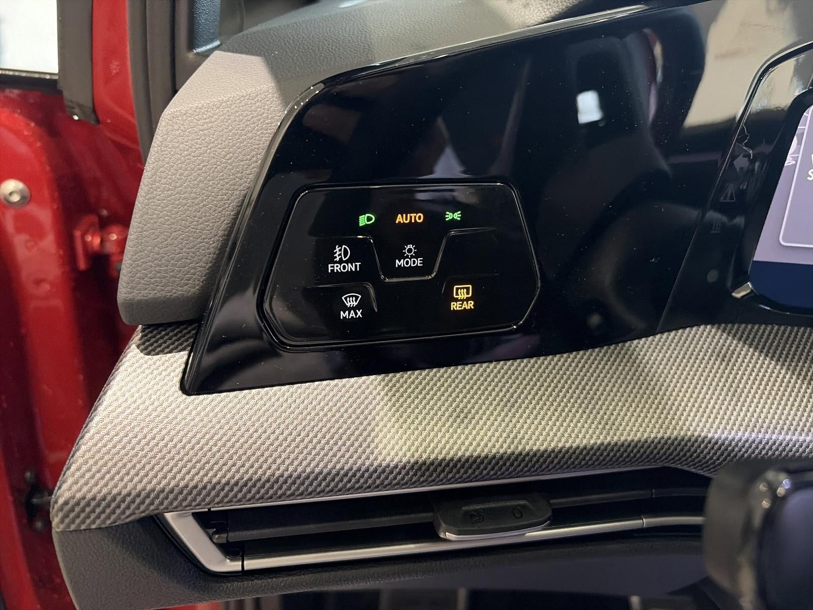 2026 Volkswagen Golf GTI 2.0T SE DSG