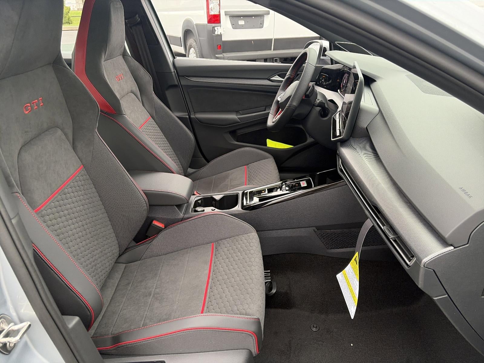2026 Volkswagen Golf GTI 2.0T SE DSG