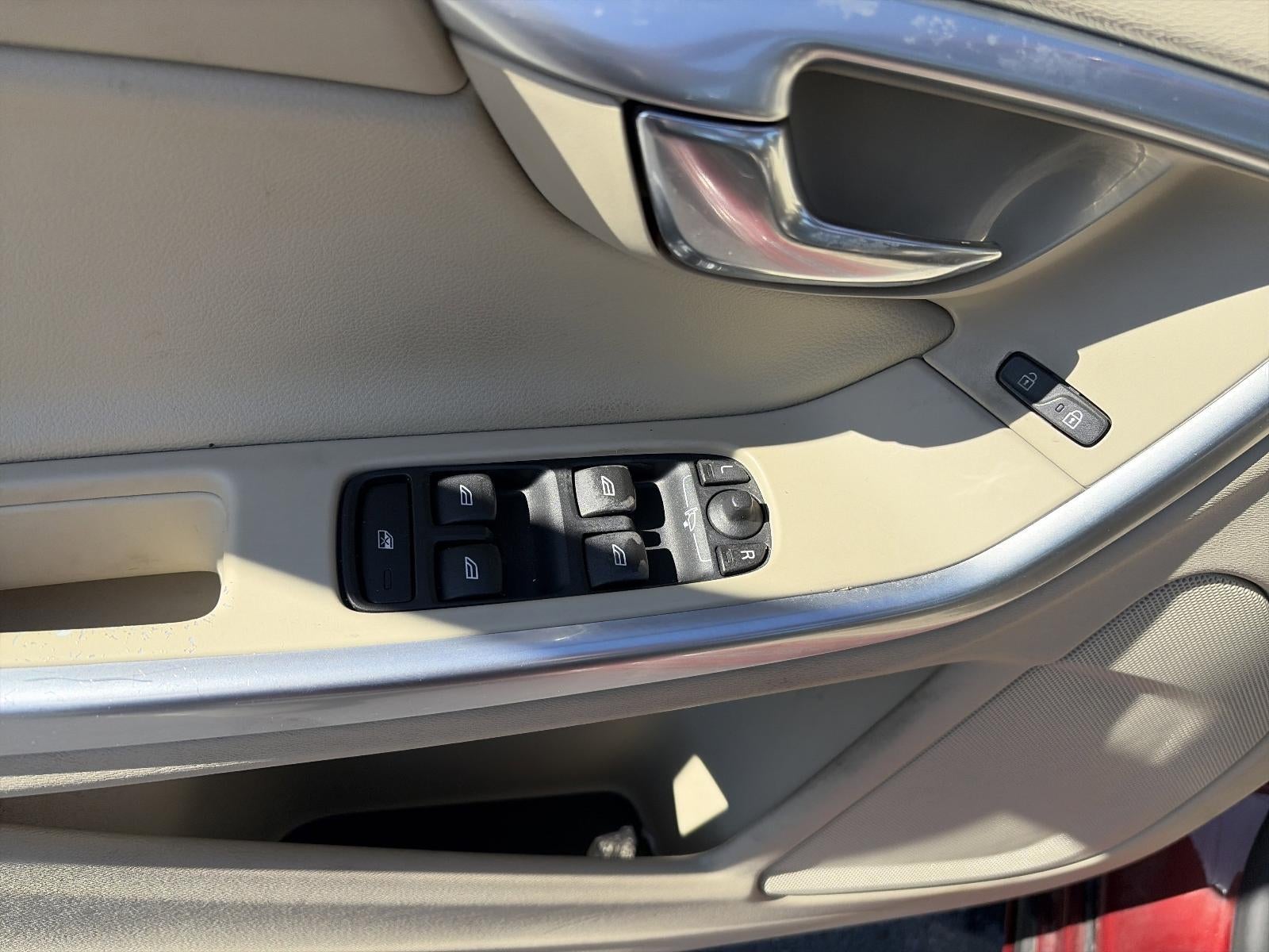 2015 Volvo S60 2015.5 4dr Sdn T5 Platinum AWD