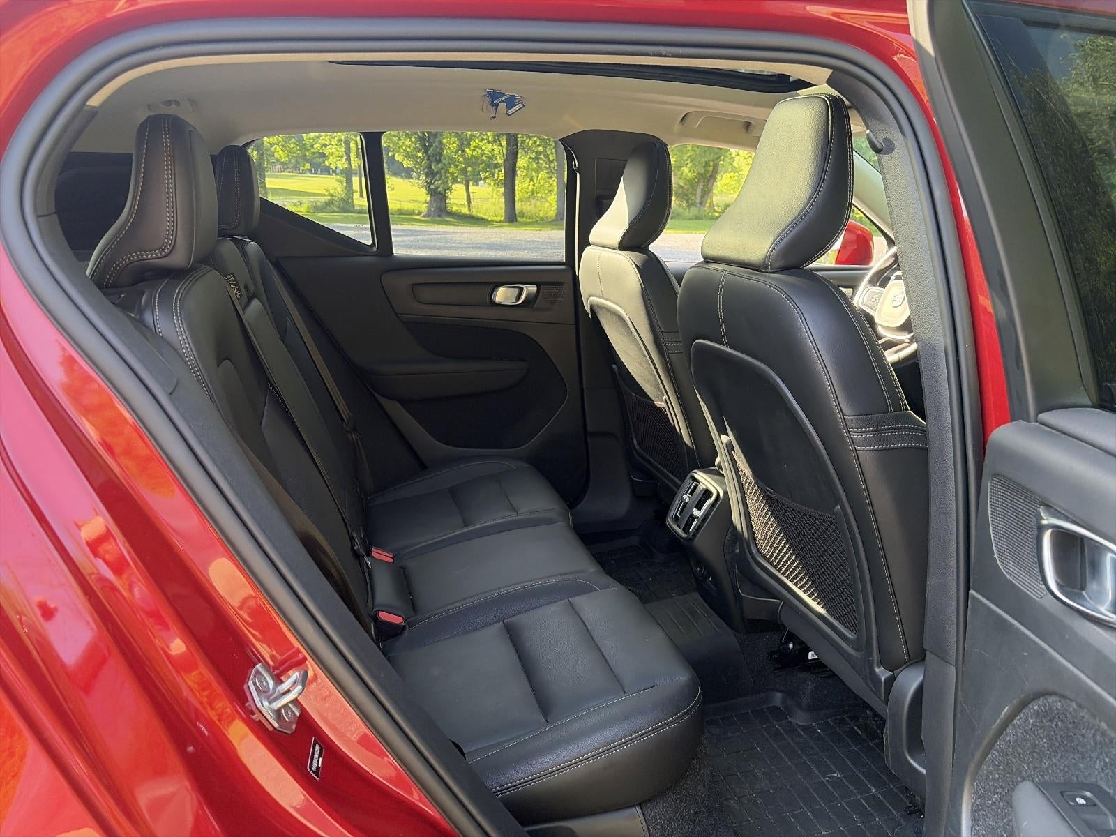 2021 Volvo XC40 T5 AWD Momentum