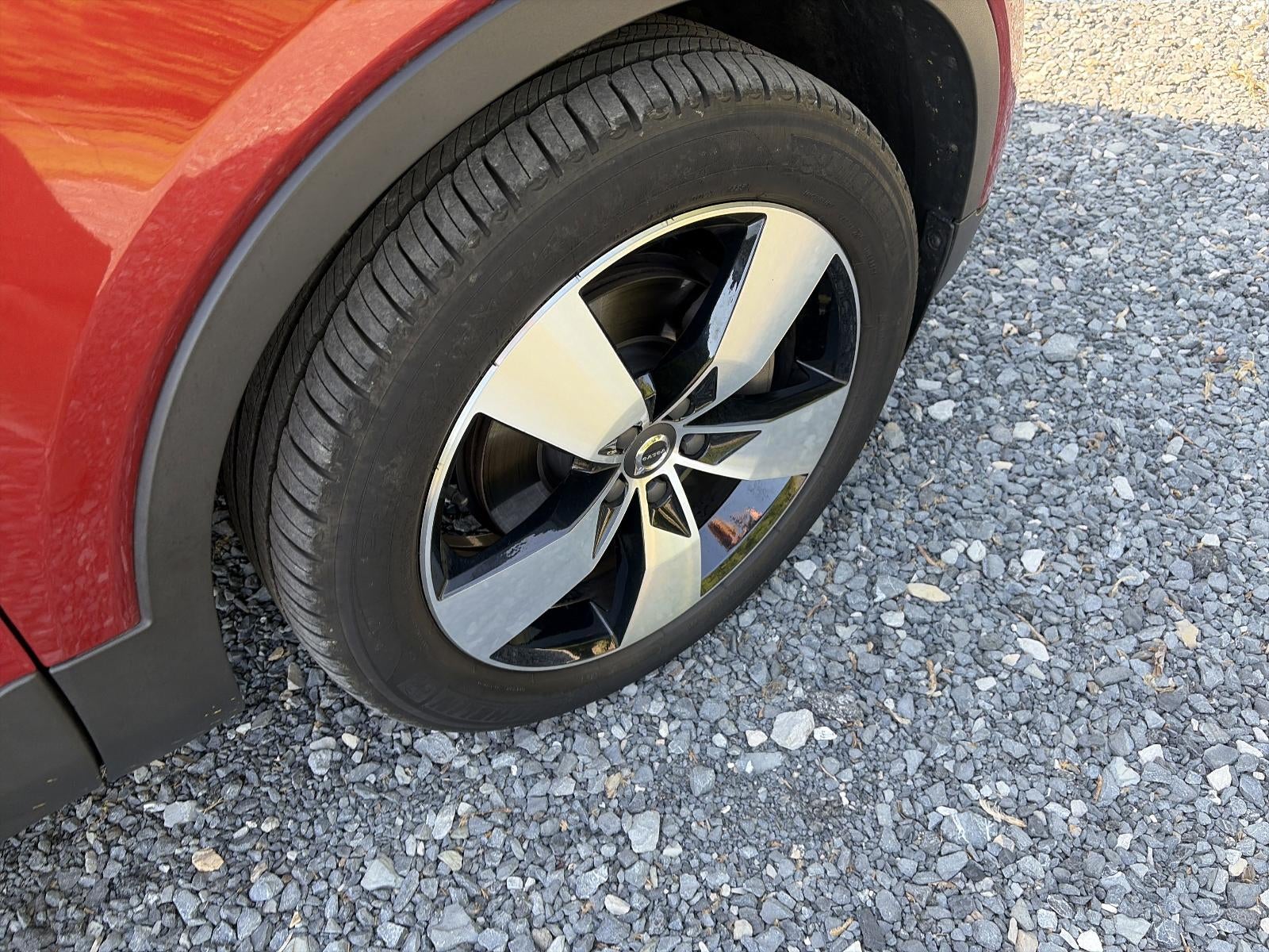 2021 Volvo XC40 T5 AWD Momentum